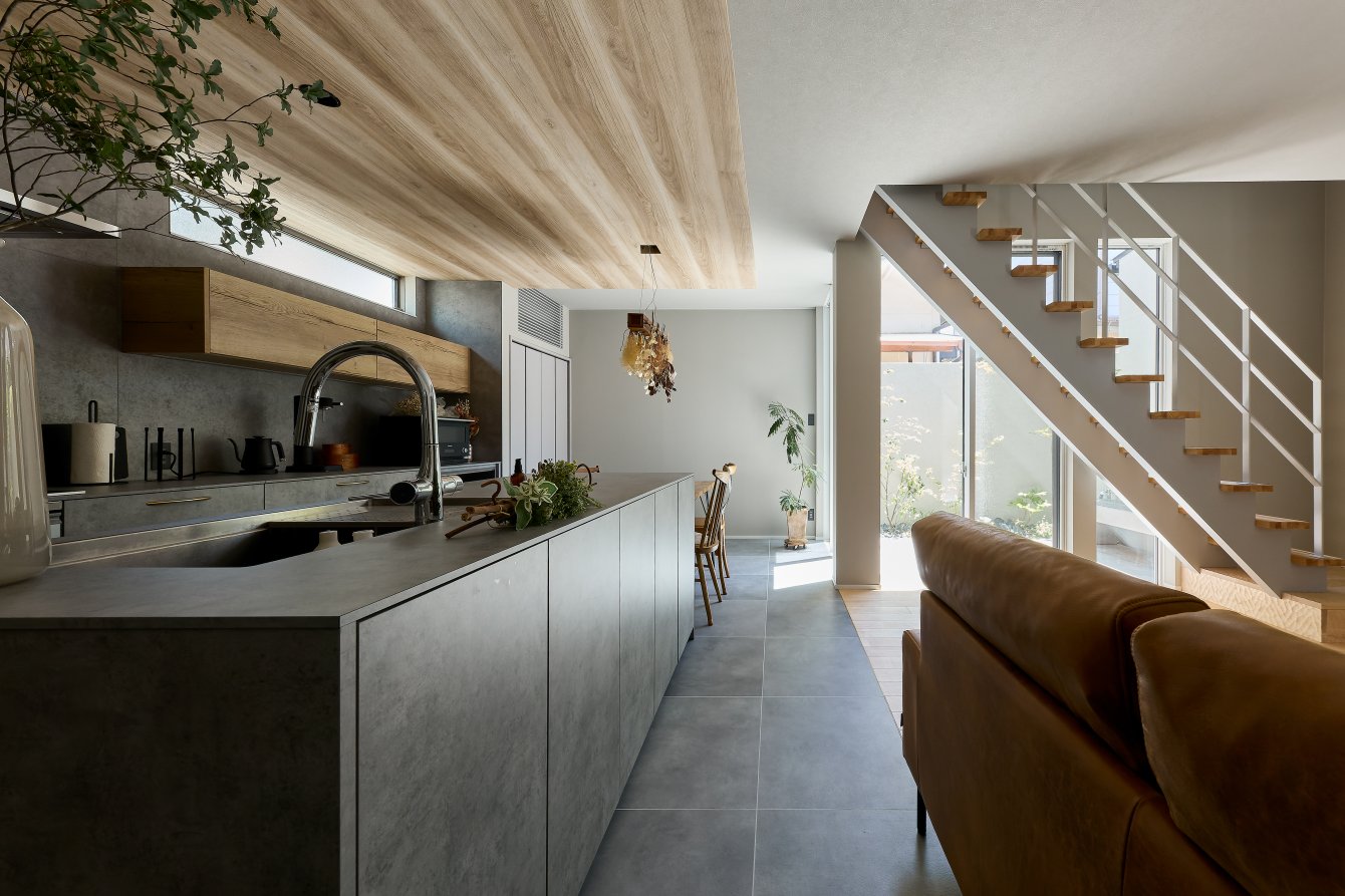 Q2/依頼先探しはどのように進められましたか