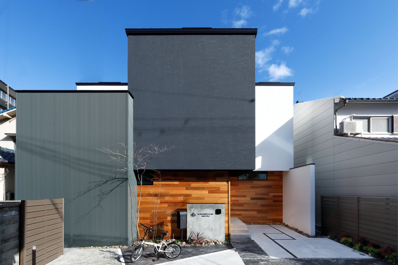 MODEL HOUSE / TSUNAGARU