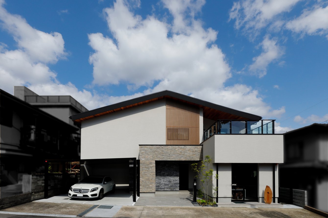 SUSTAINABLE/ 過去、現在、未来をつなぐ三世帯住宅