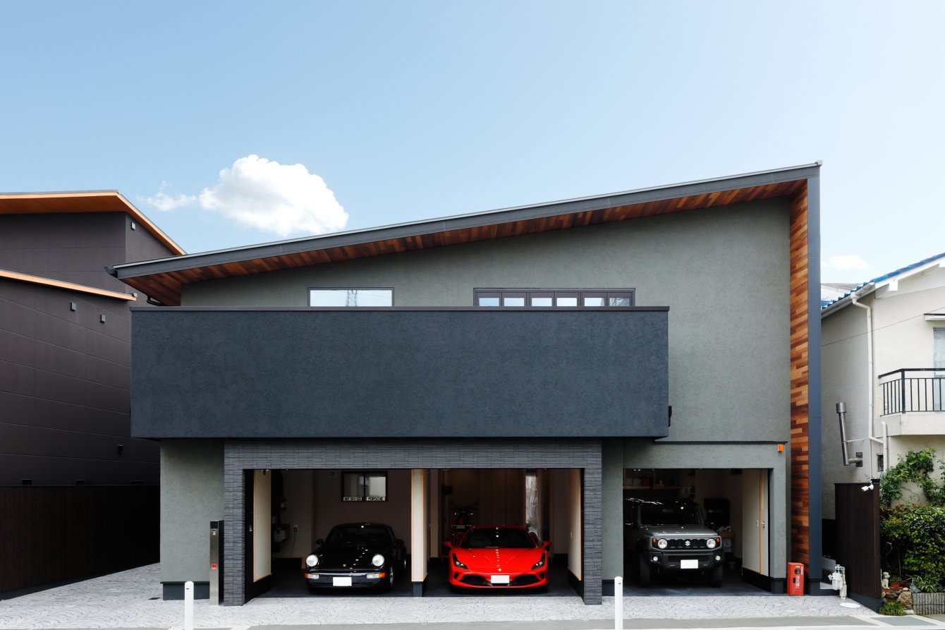 PLEASANT/ 人生を楽しむ、大人のガレージハウス