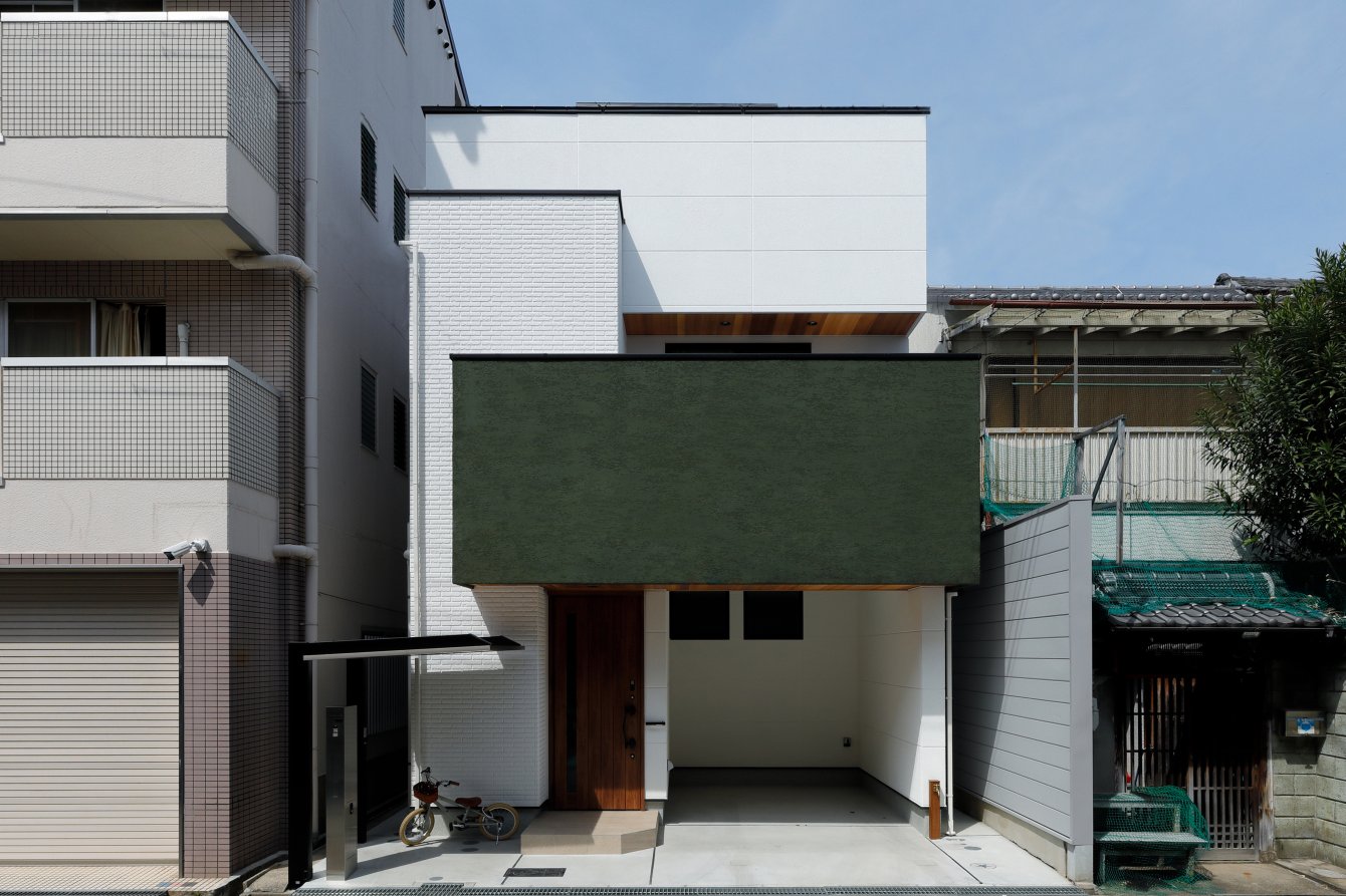 MOSS GREEN/居心地のいい、小上がり和室のある家