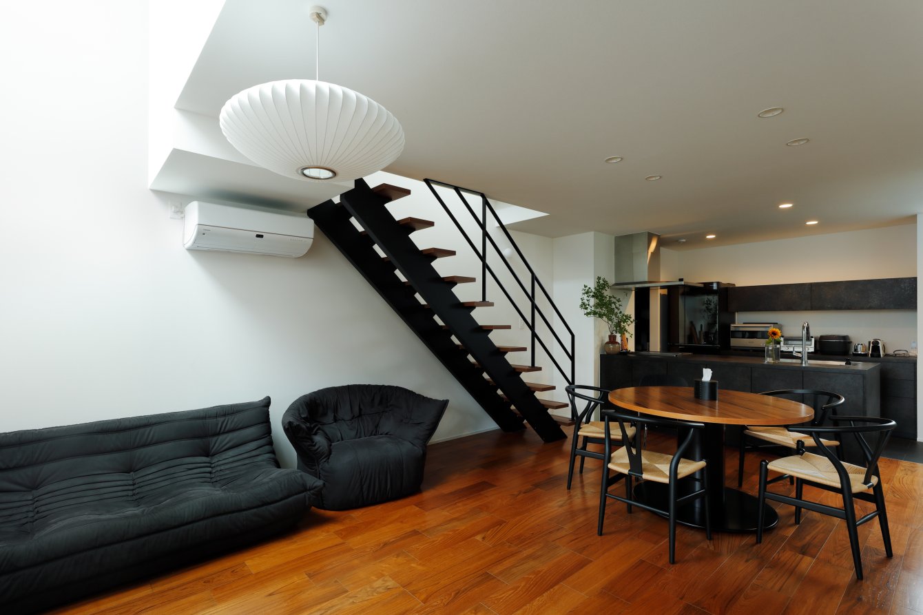 CLAIR/28坪の敷地に憧れをたっぷり...吹き抜けと暮らす３階建て