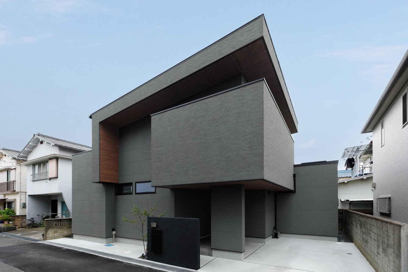 COMFORT/ウチとソトがつながる、心満たされる家